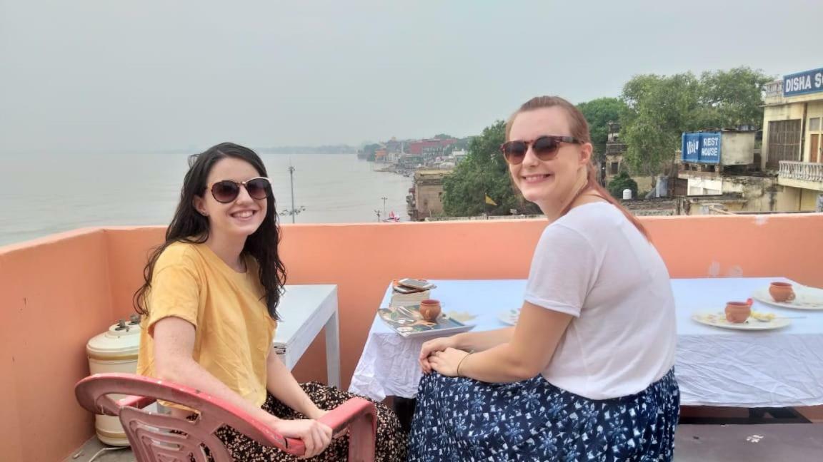 On The Ghat By Howdy Hostels Varanasi Ngoại thất bức ảnh